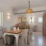 Villa Santa Maria Mare Náusza
