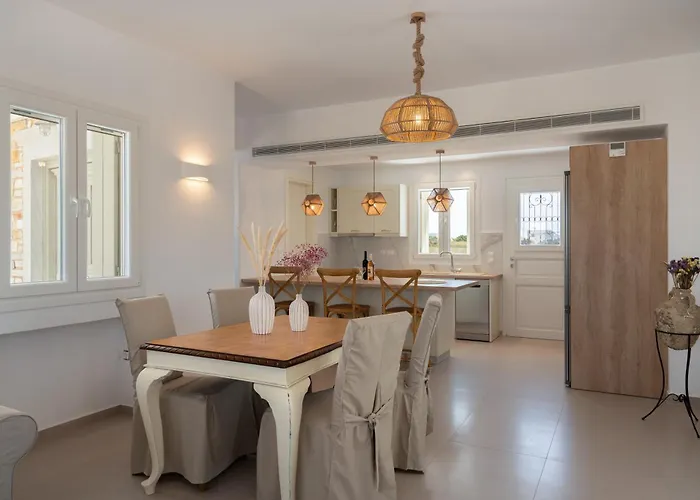 Villa Santa Maria Mare Naousa (Paros)