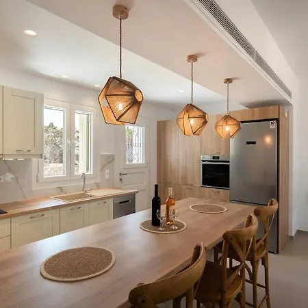 וילה Santa Maria Mare נאוסה