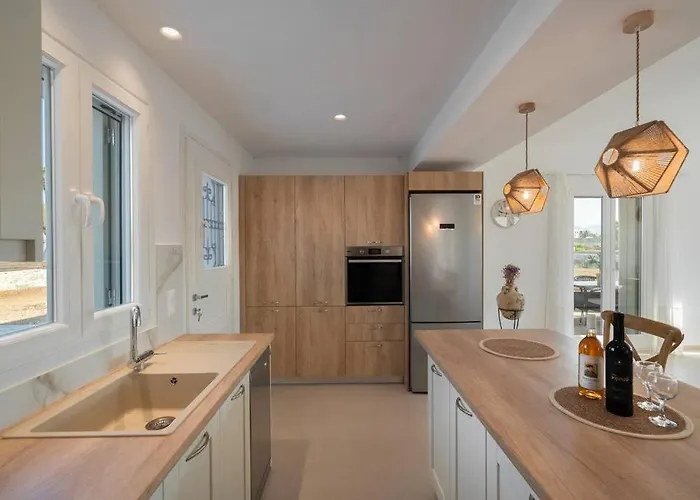 Santa Maria Mare Naoussa